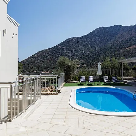 Brand New Family Basilicata Gloria W/ Pool & Kid's Play Area Vlikhádha